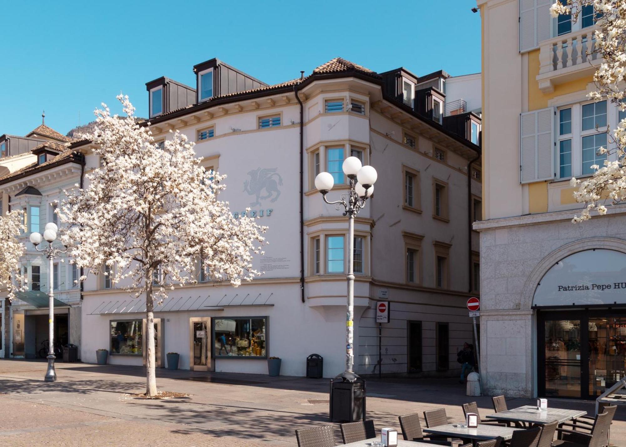 Hotel Greif, A Member Of Design Hotels Bozen Buitenkant foto